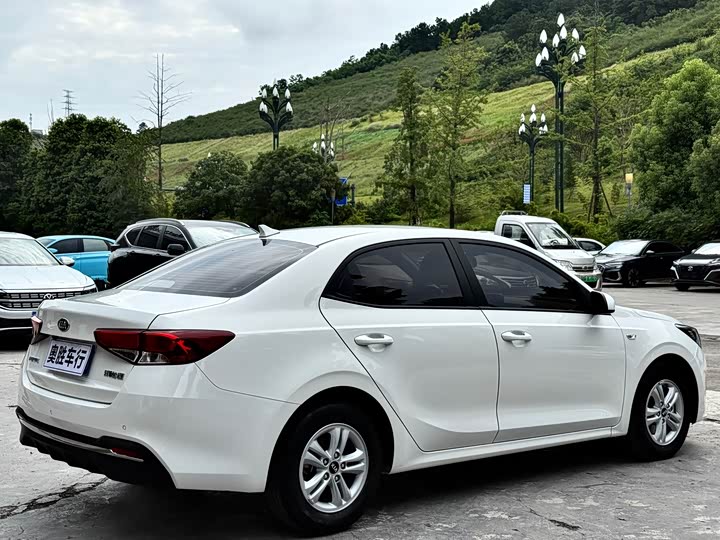 Фото 7 - Kia Forte