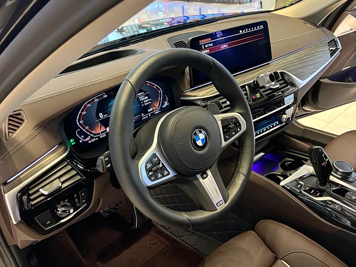 Фото 13 - BMW 5 Series