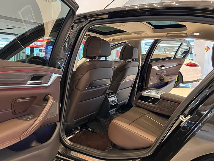 Фото 7 - BMW 5 Series