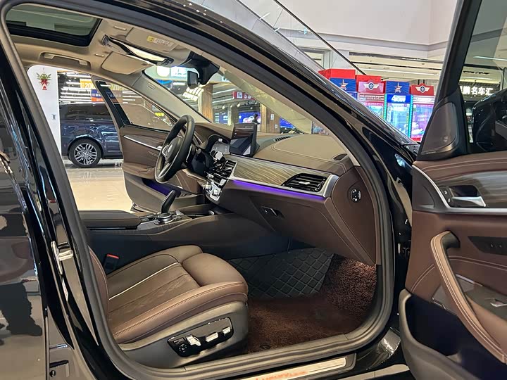 Фото 9 - BMW 5 Series