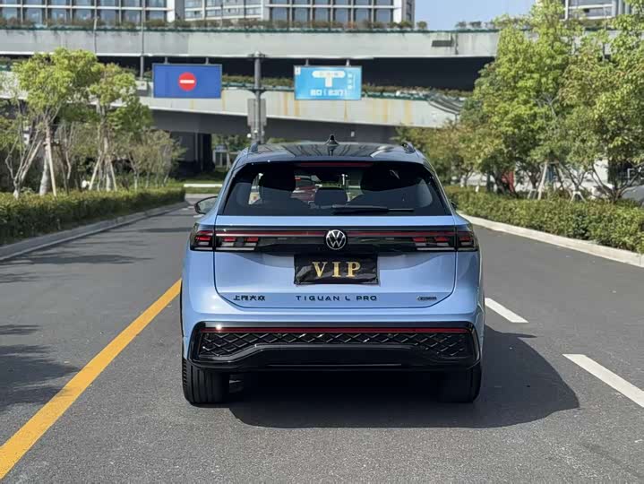 Фото 13 - Volkswagen Tiguan L Pro