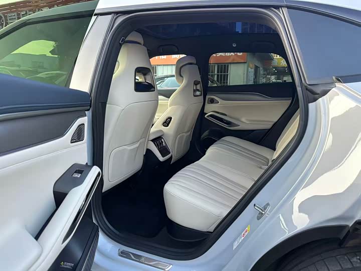 Фото 10 - BYD Song L