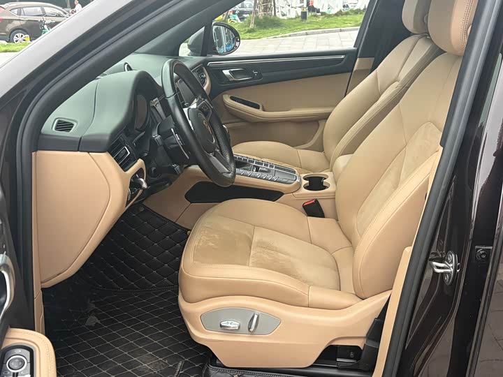 Фото 3 - Porsche Macan