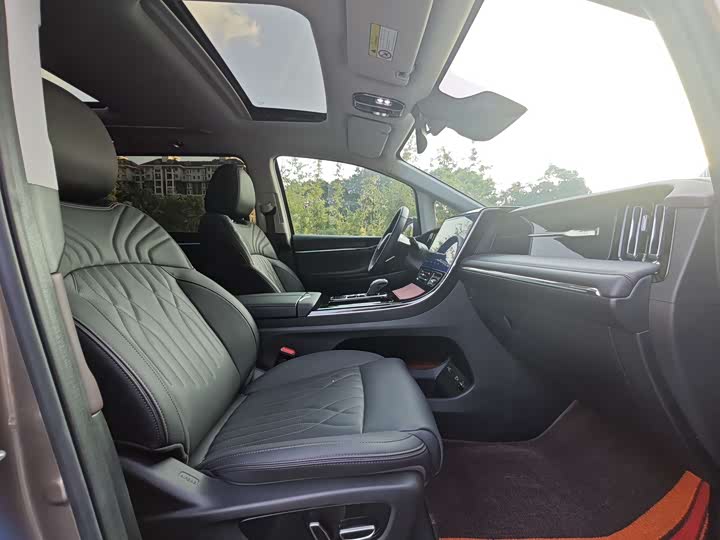 Фото 12 - GAC Trumpchi M8