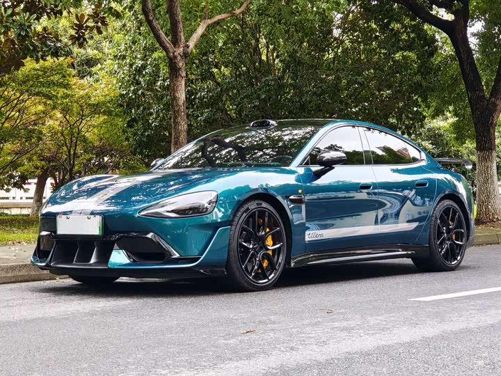 Фото 1 - Xiaomi SU7 Ultra