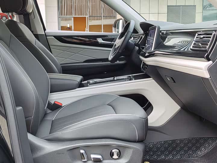 Фото 21 - Volkswagen Teramont Pro