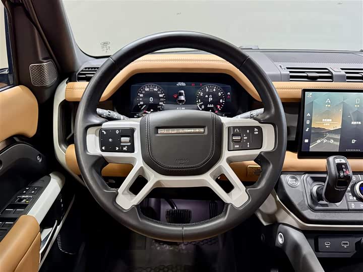 Фото 18 - Land Rover Defender