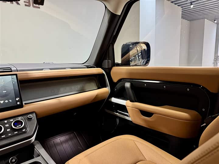 Фото 24 - Land Rover Defender