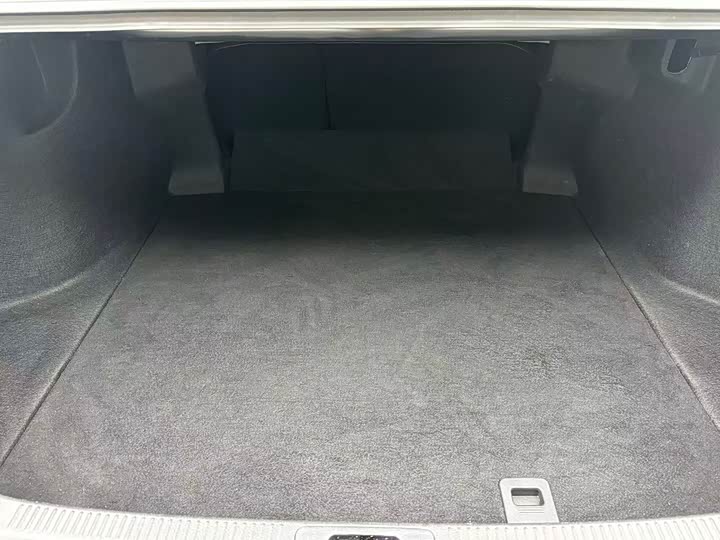 Фото 11 - Toyota Camry