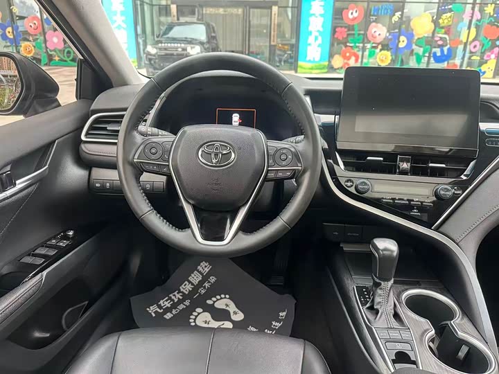 Фото 22 - Toyota Camry