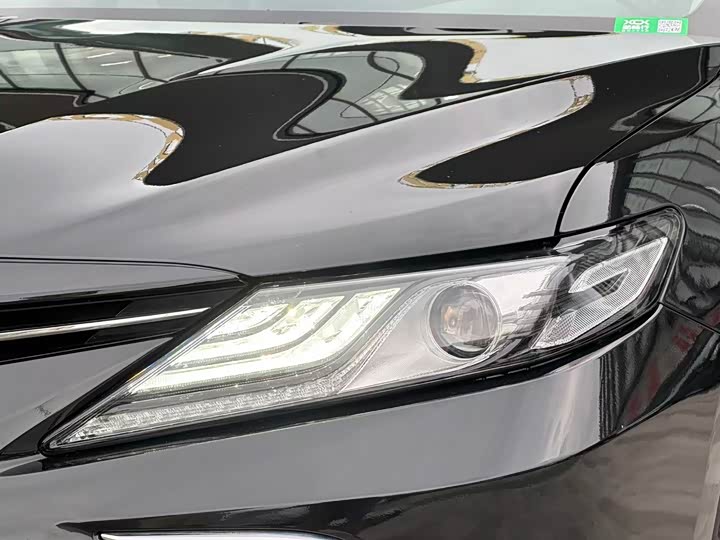 Фото 9 - Toyota Camry