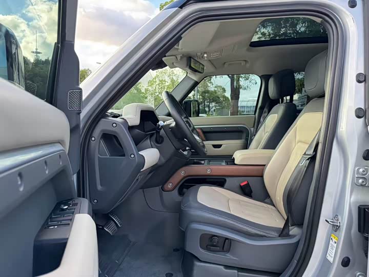 Фото 4 - Land Rover Defender