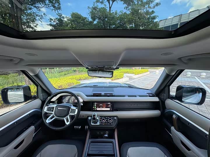 Фото 7 - Land Rover Defender