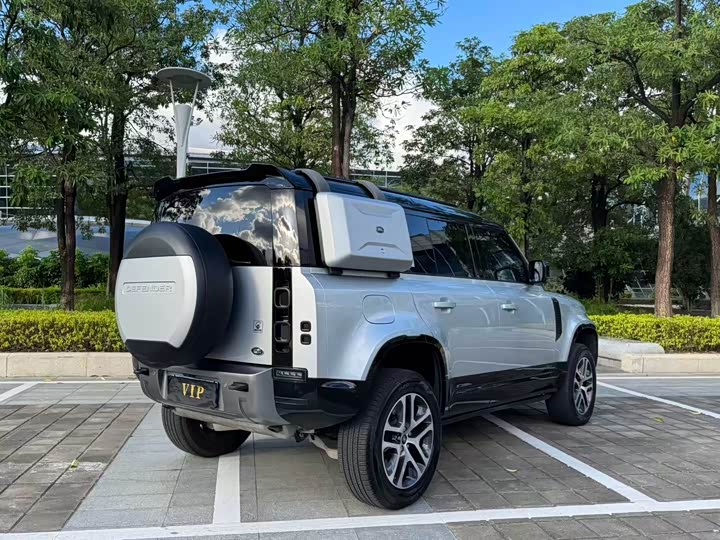 Фото 8 - Land Rover Defender