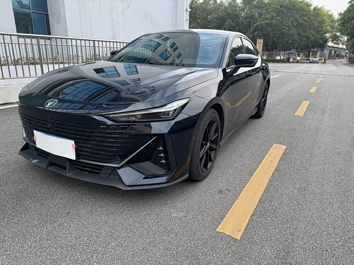 Фото 1 - Changan UNI-V