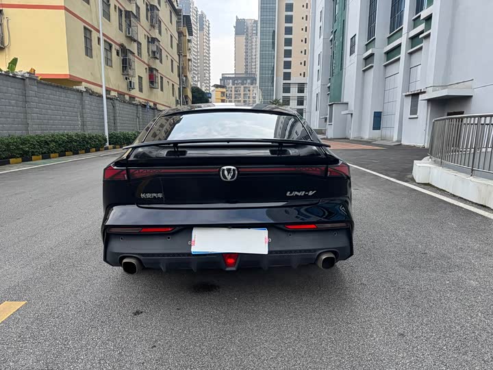 Фото 18 - Changan UNI-V