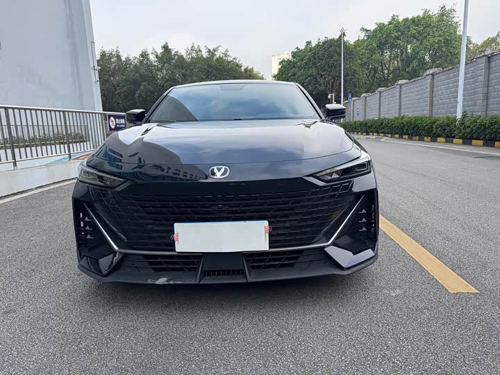 Фото 2 - Changan UNI-V