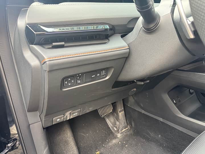 Фото 6 - Changan UNI-V