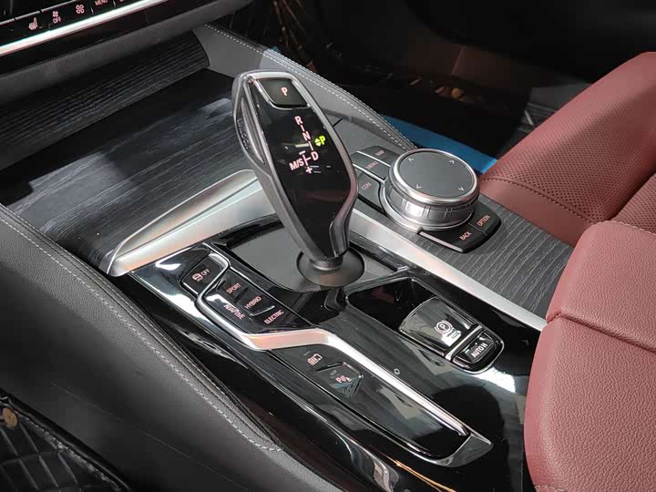 Фото 6 - BMW 5 Series Hybrid