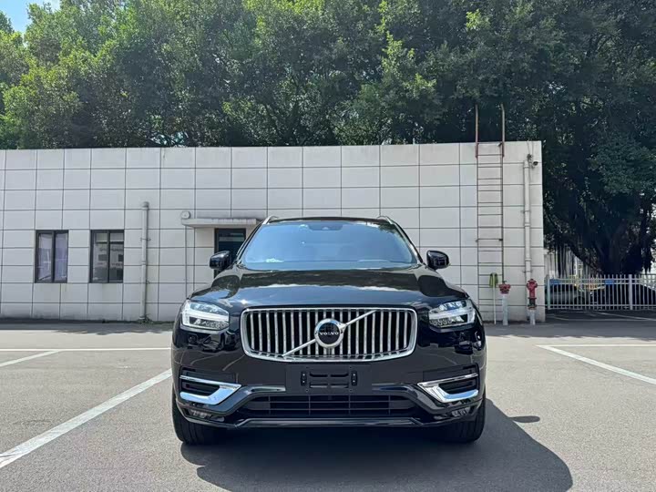 Фото 2 - Volvo XC90