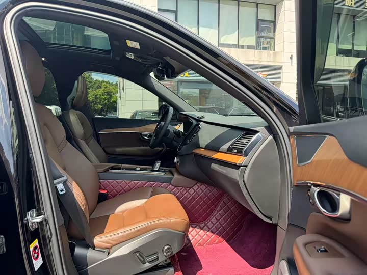 Фото 3 - Volvo XC90