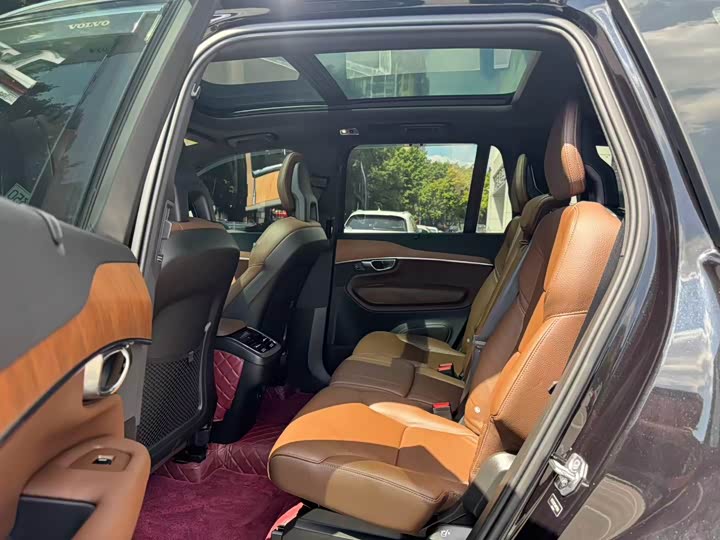 Фото 6 - Volvo XC90