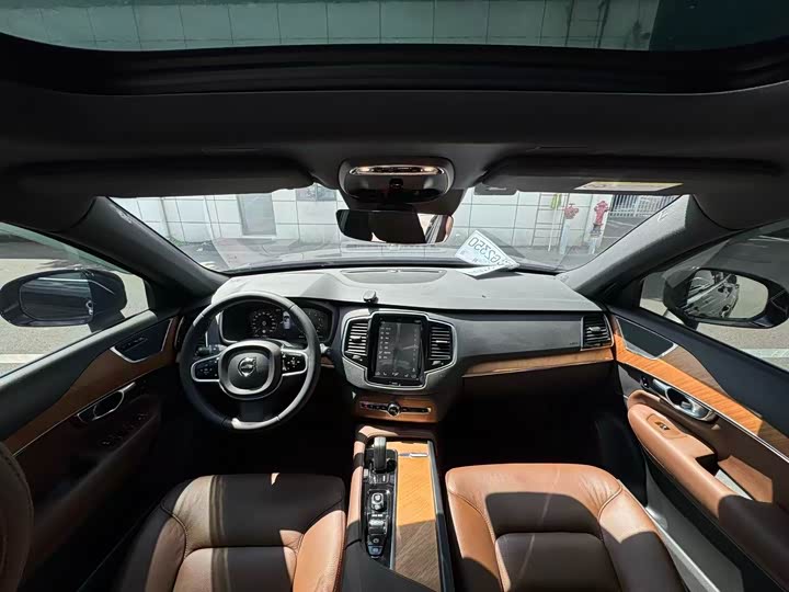 Фото 7 - Volvo XC90