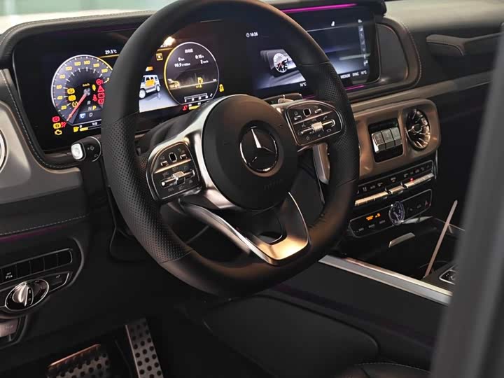 Фото 12 - Mercedes-Benz G-Class