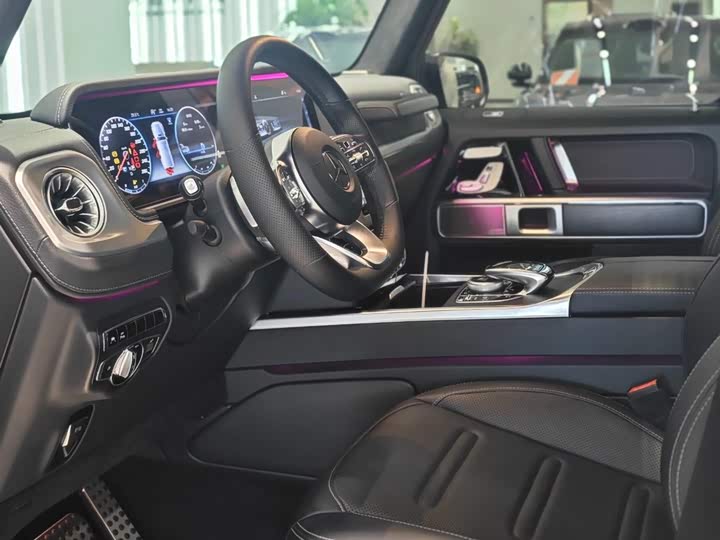 Фото 13 - Mercedes-Benz G-Class