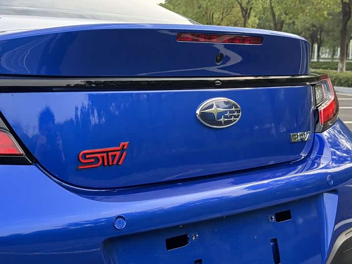 Фото 13 - Subaru BRZ