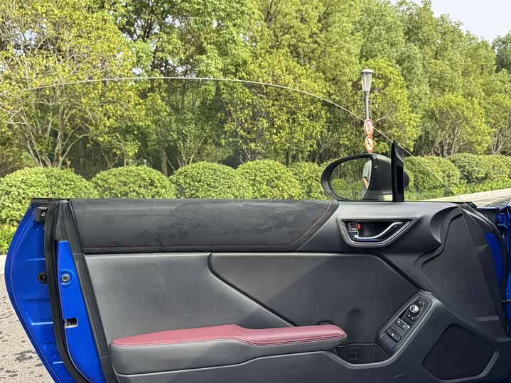 Фото 15 - Subaru BRZ