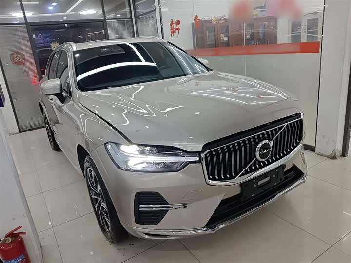 Фото 4 - Volvo XC60