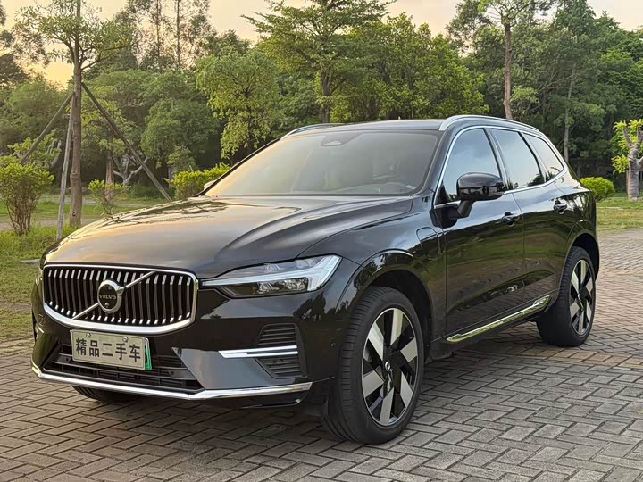 Фото 1 - Volvo XC60 Hybrid
