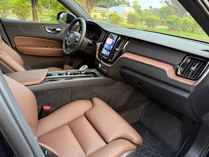 Фото 17 - Volvo XC60 Hybrid