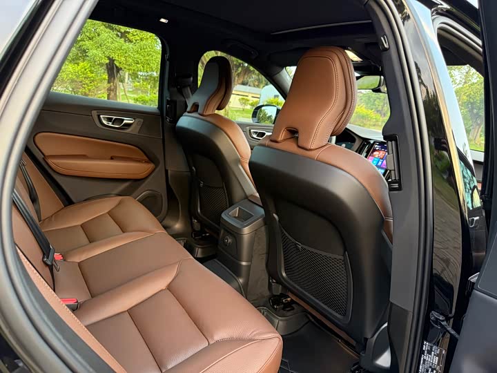 Фото 18 - Volvo XC60 Hybrid