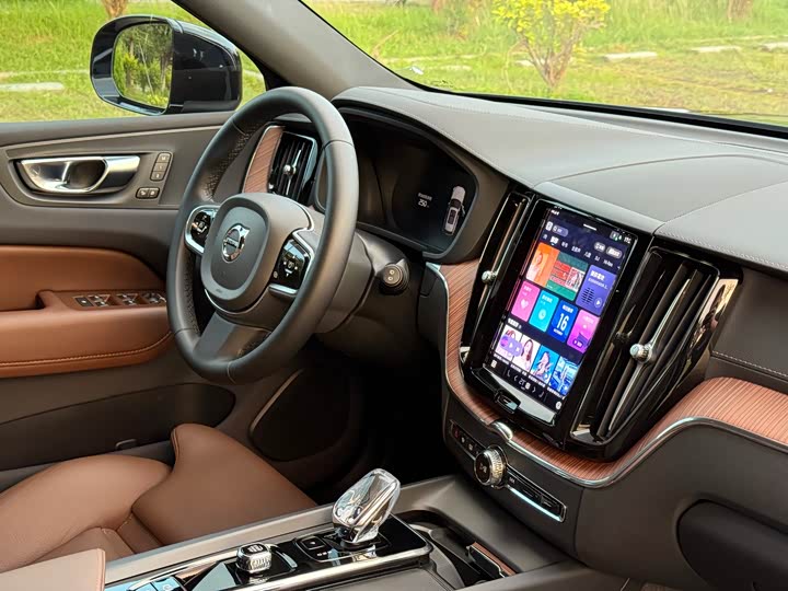 Фото 19 - Volvo XC60 Hybrid