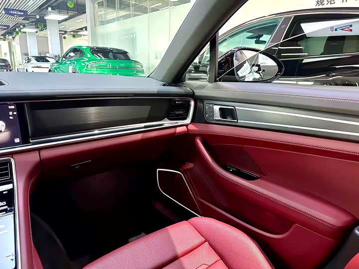 Фото 14 - Porsche Panamera