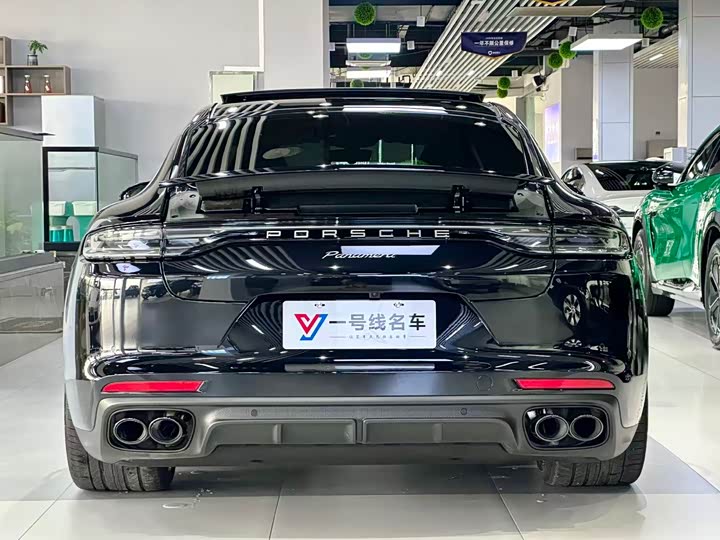 Фото 3 - Porsche Panamera