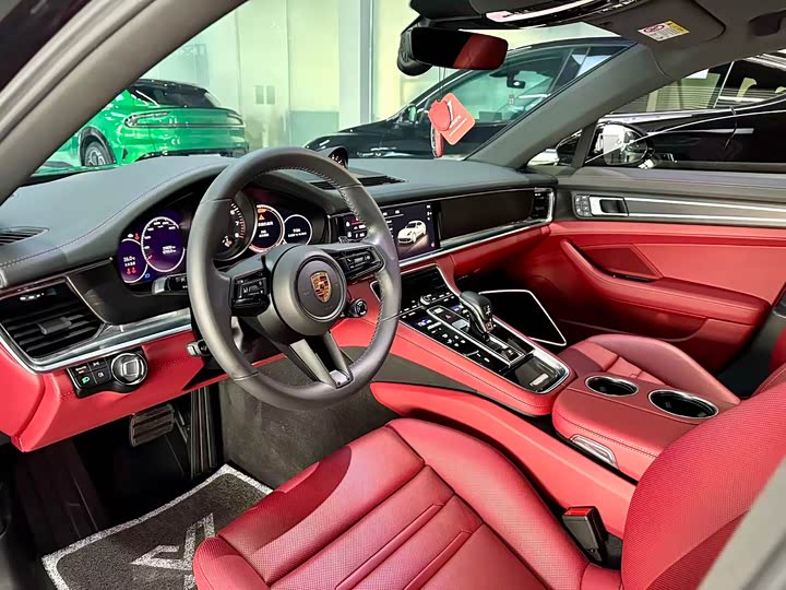 Фото 5 - Porsche Panamera