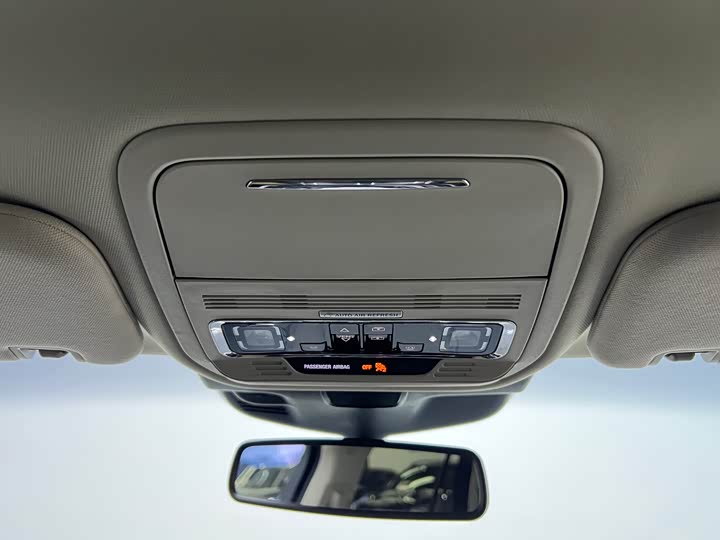 Фото 23 - Lincoln Aviator