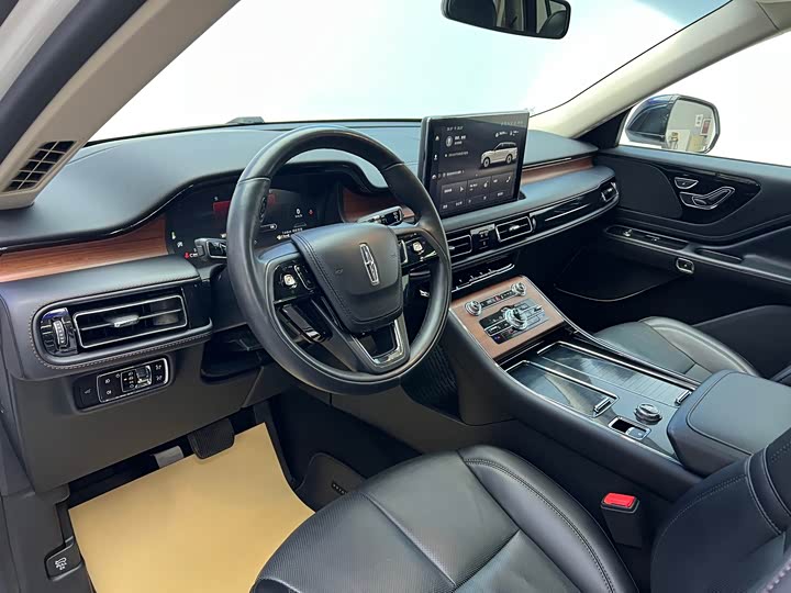 Фото 4 - Lincoln Aviator