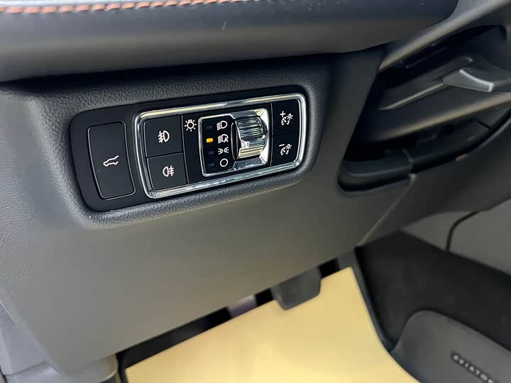 Фото 5 - Lincoln Aviator