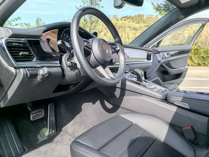 Фото 10 - Porsche Panamera