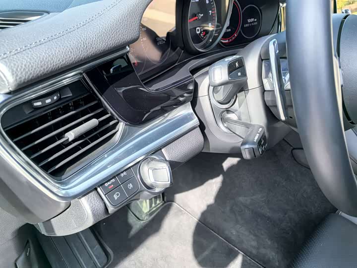 Фото 11 - Porsche Panamera