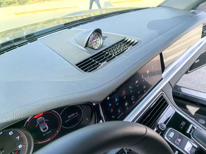 Фото 14 - Porsche Panamera