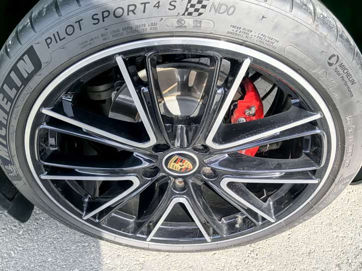 Фото 19 - Porsche Panamera