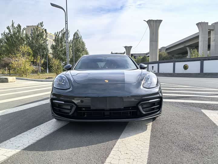 Фото 2 - Porsche Panamera