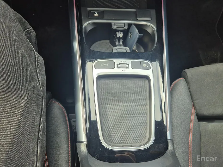 Фото 9 - Mercedes-Benz GLA-Class