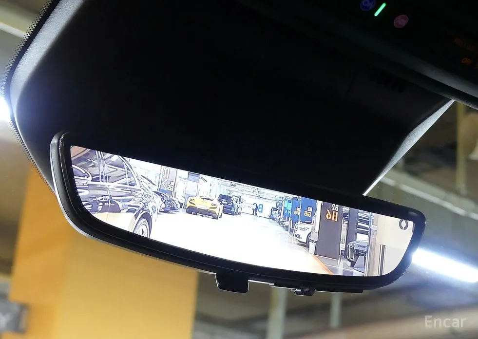 Фото 16 - Cadillac Escalade