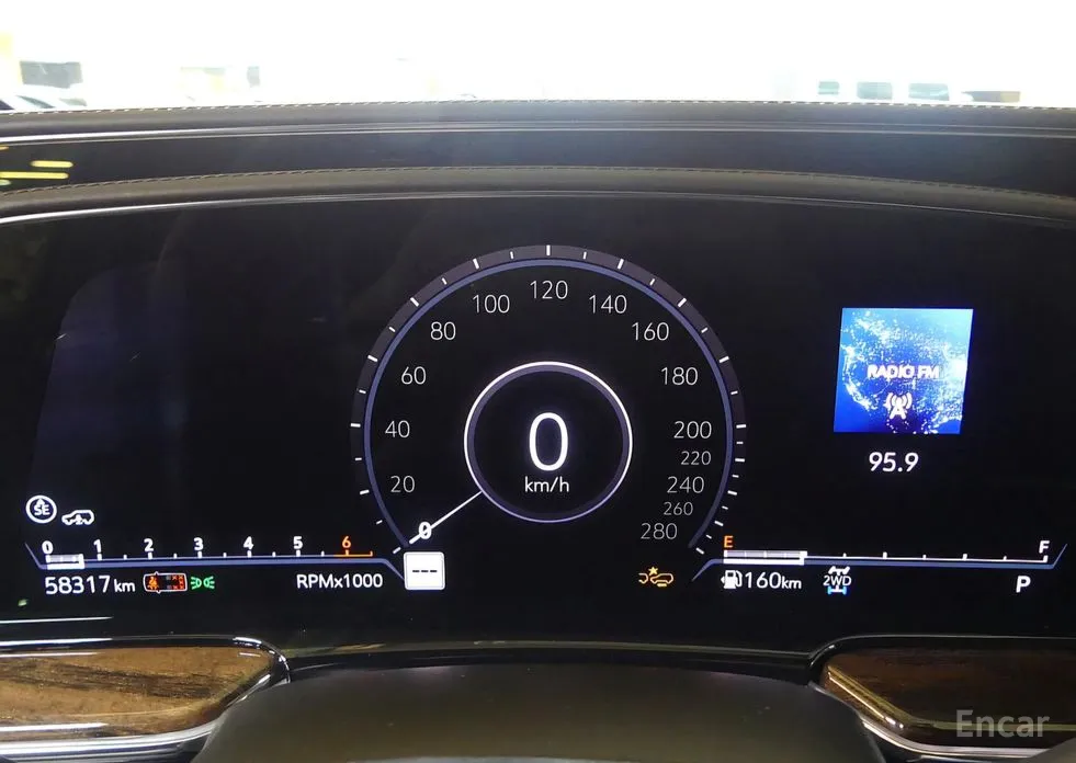 Фото 8 - Cadillac Escalade